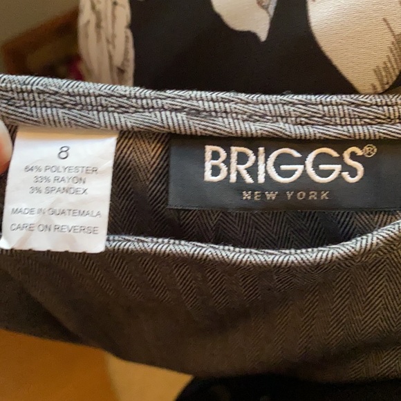 Skirt with pleated bottom - Picture 3 of 3